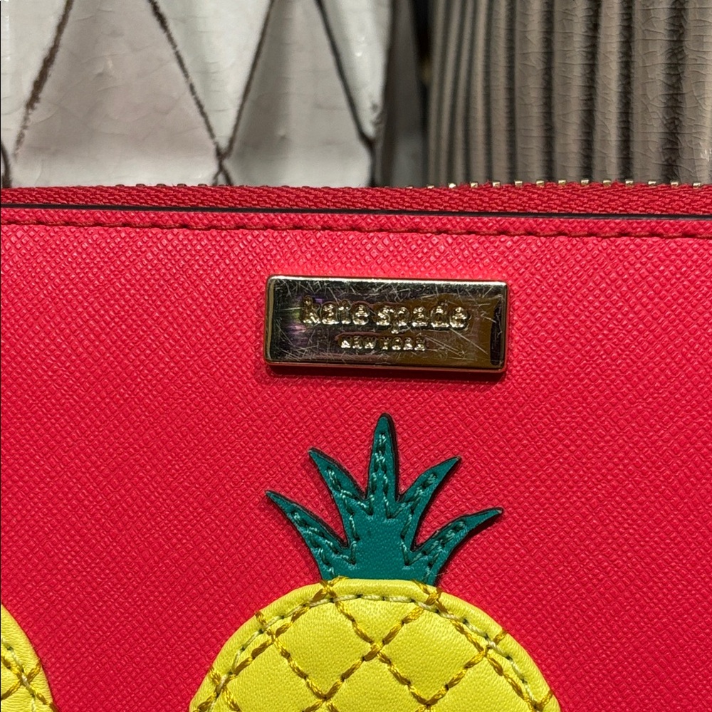 Kate Spade Novelty How Refreshing Neda Pineapple Continental Wallet NWT - Picture 4 of 17